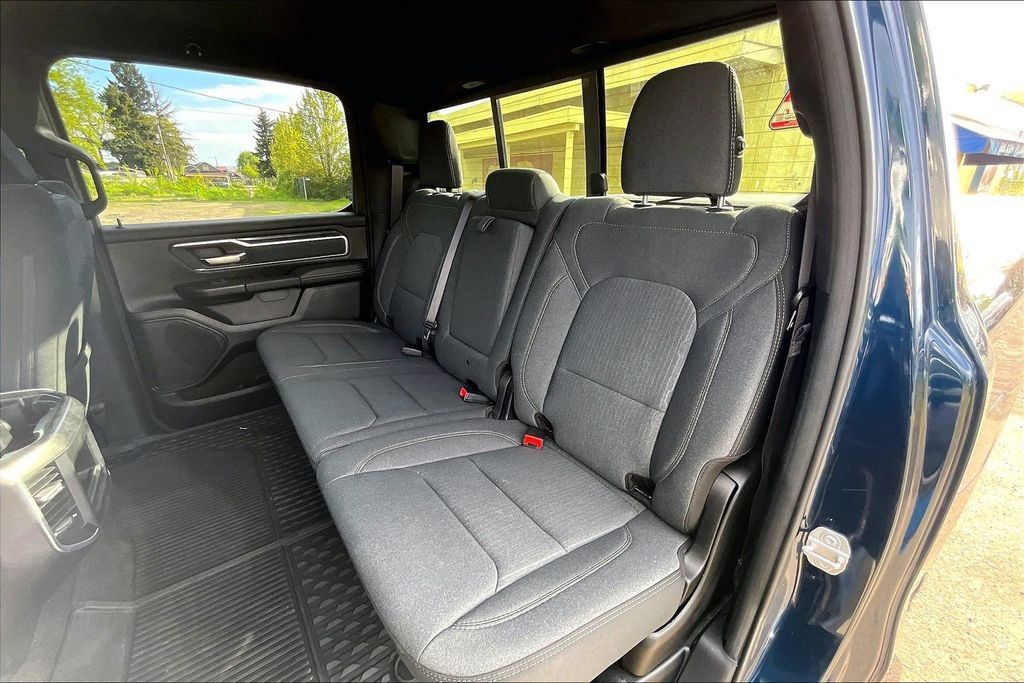 Used 2021 RAM 1500 Big Horn AWD/4WD image 18