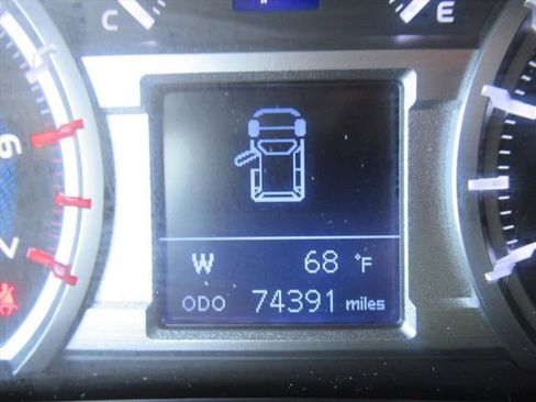 Used 2018 Toyota 4Runner SR5 RWD image 25
