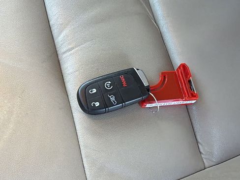 Used 2014 Jeep Grand Cherokee Limited w/ Trailer Tow Group IV AWD/4WD image 20