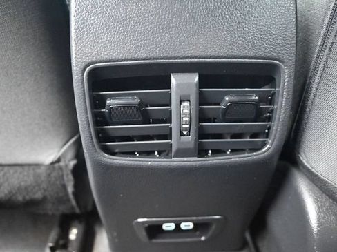 Used 2024 Toyota Corolla Cross LE FWD image 11