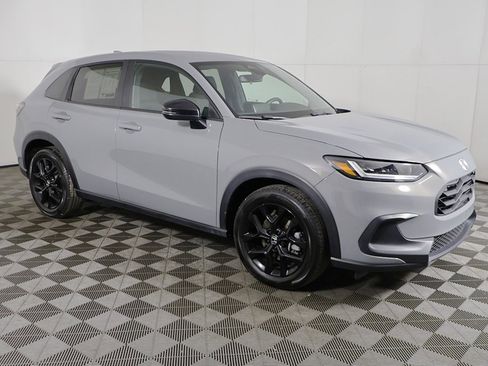 Used 2024 Honda HR-V Sport image 2