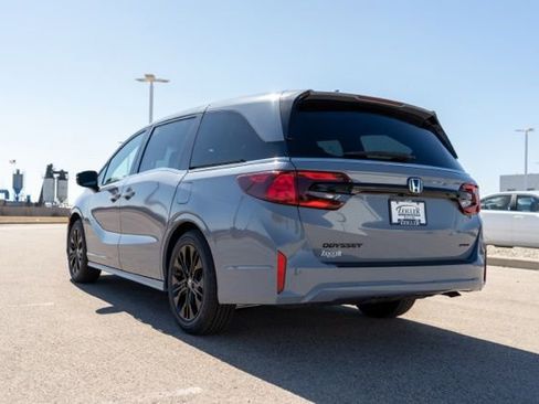 Used 2025 Honda Odyssey Sport-L image 4