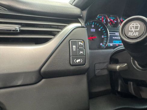 Used 2020 Chevrolet Suburban LT image 43