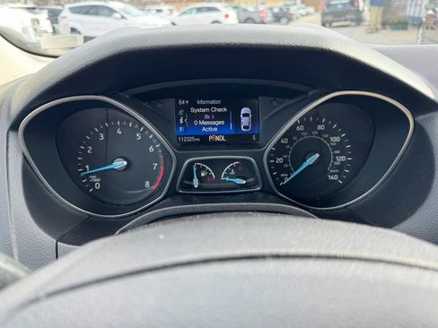 Used 2016 Ford Focus SE w/ SE Power Seat Package image 22