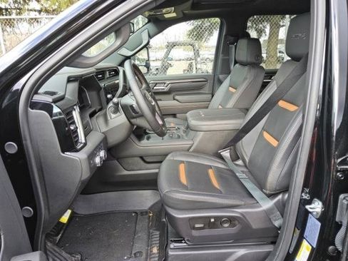 Used 2025 GMC Sierra 2500 AT4 w/ Max Trailering Package image 5