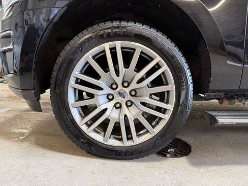 Used 2022 Ford Expedition Limited AWD/4WD image 38