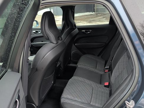 Certified 2023 Volvo XC60 B5 Core image 10