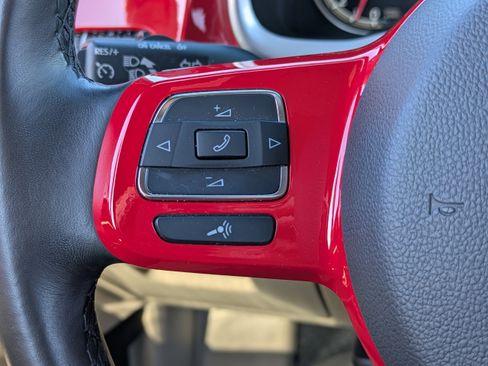 Used 2019 Volkswagen Beetle 2.0T SE w/ SE Premium Package image 19