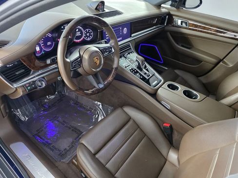 Used 2022 Porsche Panamera RWD image 10