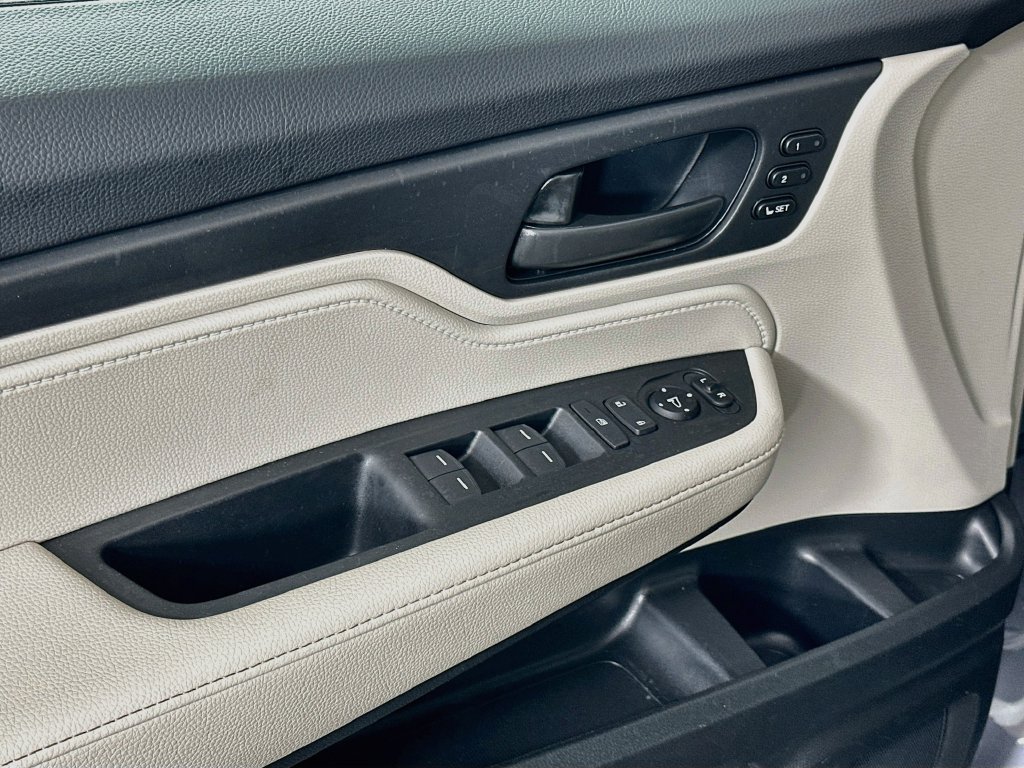 Certified 2025 Honda Odyssey EX-L image 17