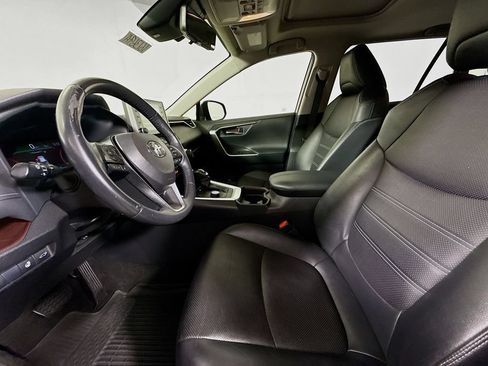 Used 2019 Toyota RAV4 Limited w/ Cold Weather Package AWD/4WD image 22