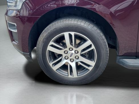Used 2024 Ford Expedition Max Limited AWD/4WD image 32