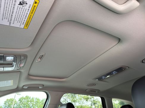 Used 2024 Kia Telluride S w/ S Sunroof Package FWD image 33