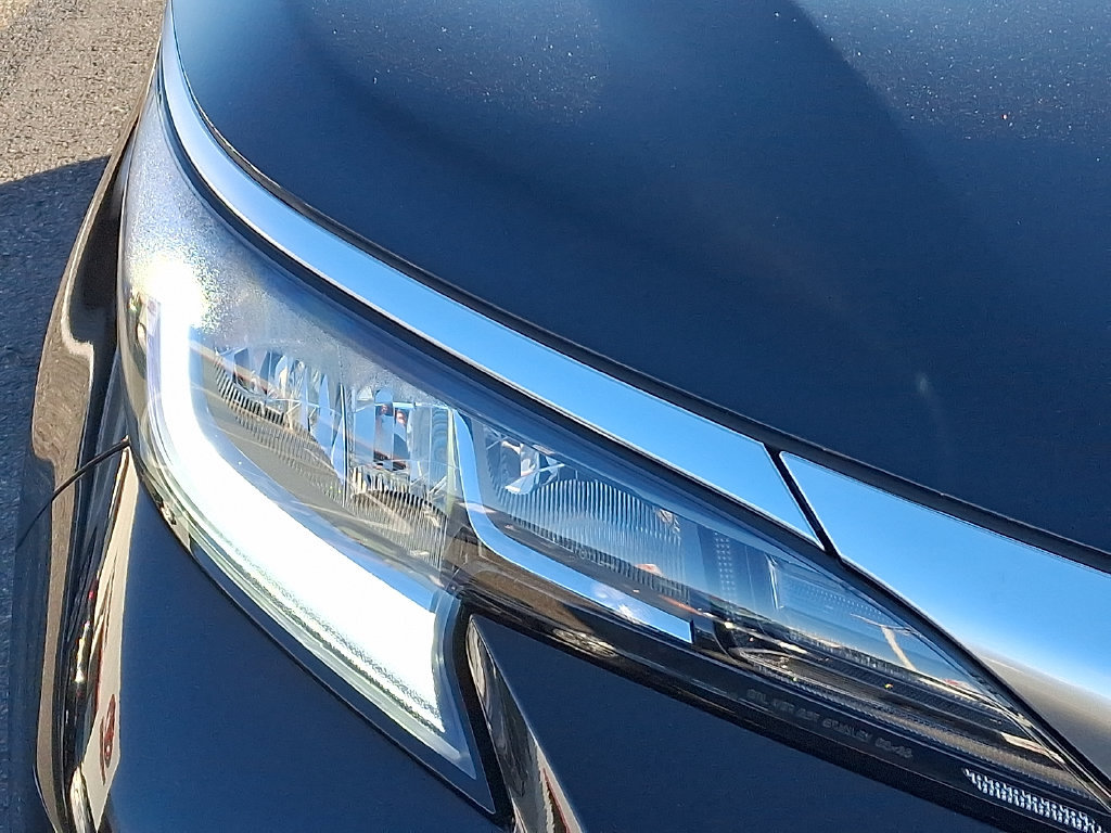 Used 2026 Toyota Sienna Limited FWD image 9