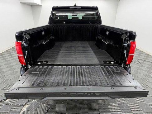 Certified 2026 Toyota Tacoma SR5 AWD/4WD image 15