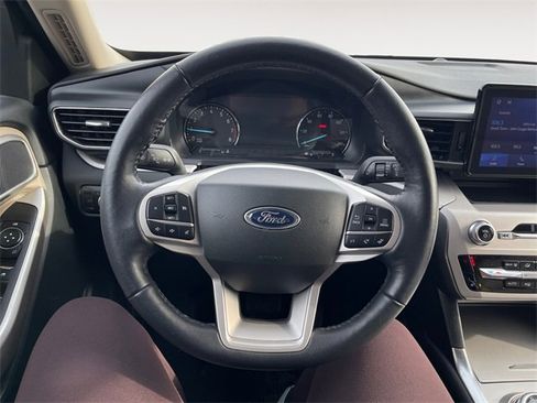 Used 2023 Ford Explorer XLT w/ Equipment Group 202A image 12