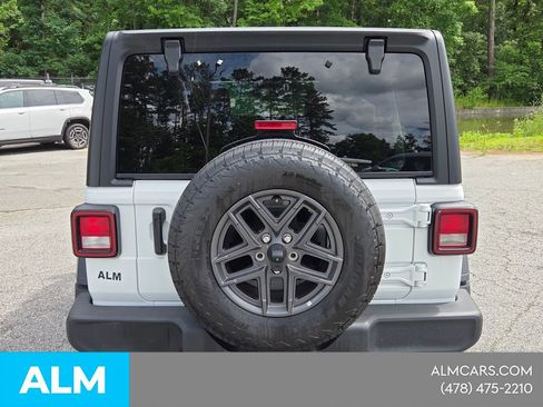Used 2025 Jeep Wrangler Unlimited Sport AWD/4WD image 13