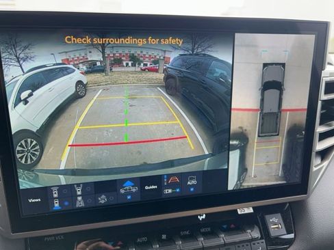 Used 2025 Toyota Tundra Limited image 18