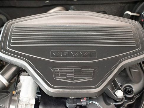 Used 2023 Cadillac XT6 Sport w/ Technology Package AWD/4WD image 4