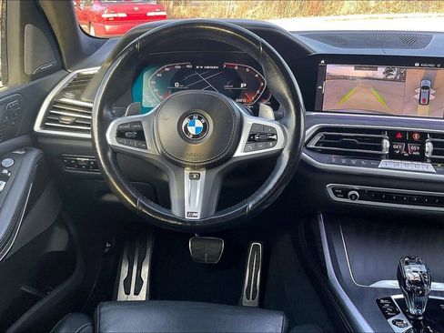 Used 2022 BMW X7 M50i w/ Executive Package image 5