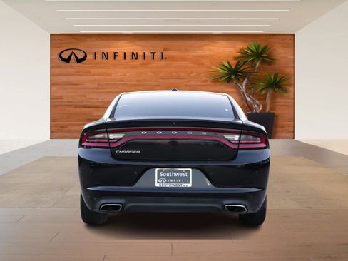 Used 2019 Dodge Charger SXT image 6