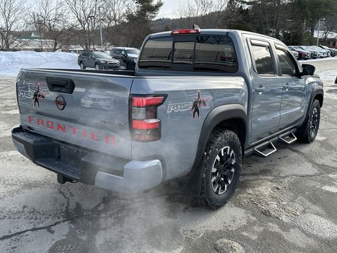 Used 2022 Nissan Frontier PRO-4X image 7