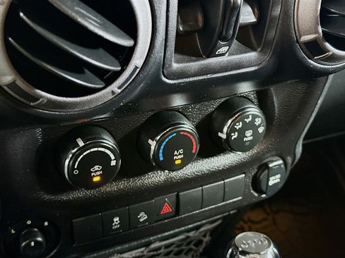 Used 2017 Jeep Wrangler Unlimited Sport w/ Quick Order Package 24S image 19