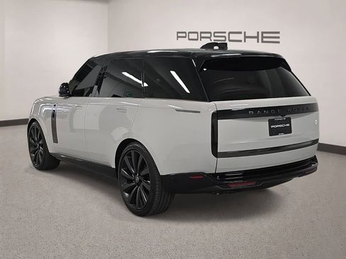 Used 2025 Land Rover Range Rover SV AWD/4WD image 3