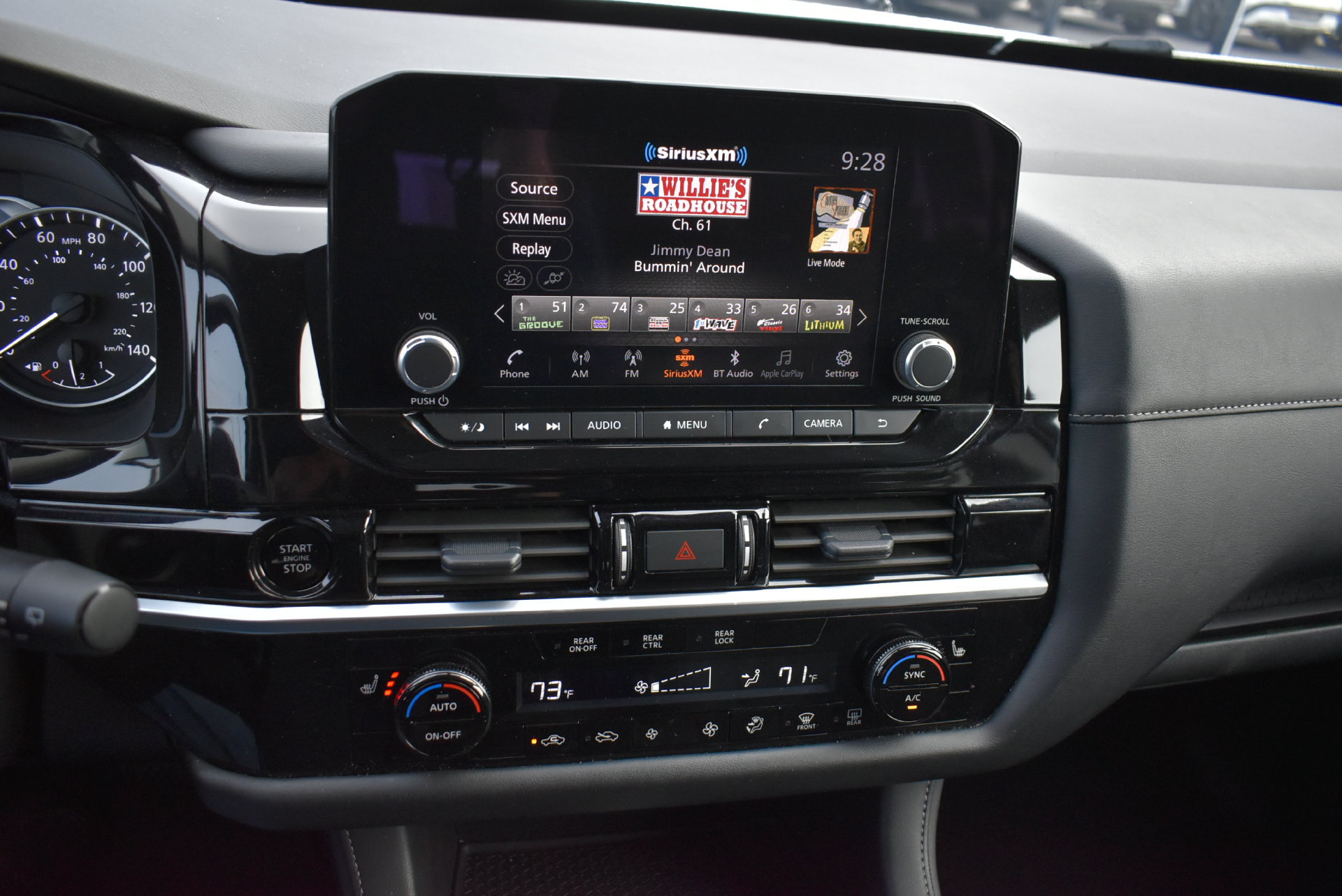 Used 2025 Nissan Pathfinder SV AWD/4WD image 25