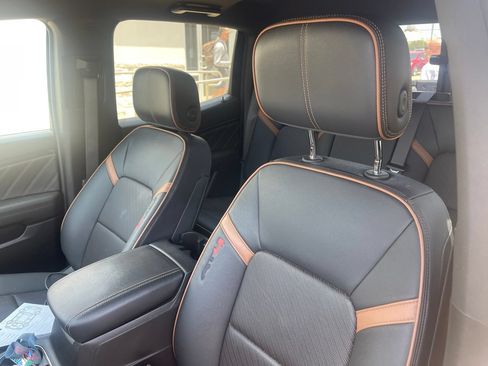 Used 2023 GMC Canyon AT4 w/ AT4 Premium Package AWD/4WD image 11