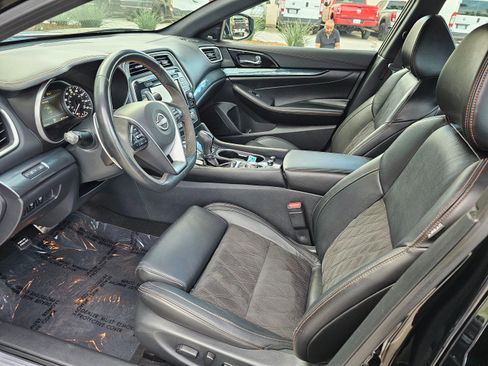 Used 2023 Nissan Maxima SR w/ Sport Mat Group image 12