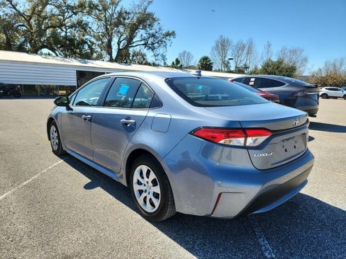 Used 2022 Toyota Corolla LE image 6