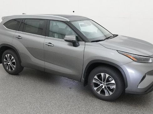 New 2026 Toyota Highlander XLE AWD/4WD image 7
