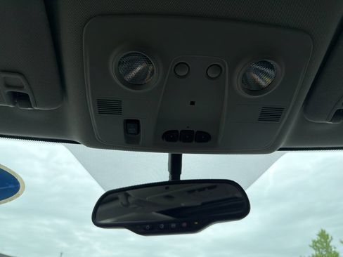 Used 2017 Chevrolet Traverse LT FWD image 20