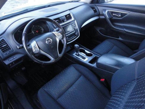 Used 2016 Nissan Altima 2.5 SV image 9
