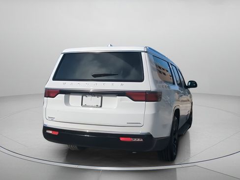 Used 2023 Jeep Wagoneer L Series III w/ Preferred Equipment Group image 26