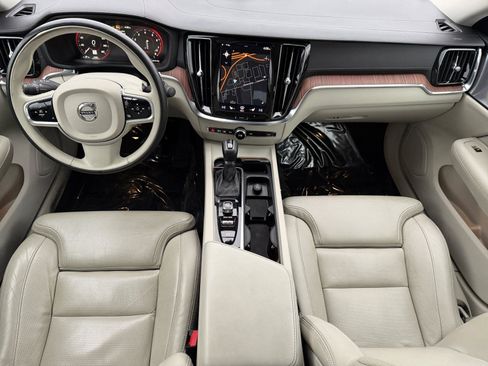 Used 2019 Volvo S60 T6 Inscription image 13