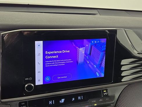 Used 2025 Toyota Camry SE image 19