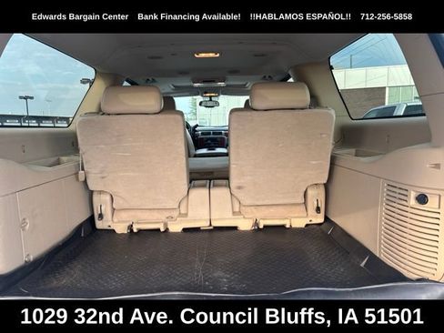 Used 2007 Chevrolet Suburban LT w/ LT Preferred Equipment Group AWD/4WD image 12
