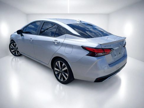 Used 2020 Nissan Versa SR w/ Convenience Package FWD image 4