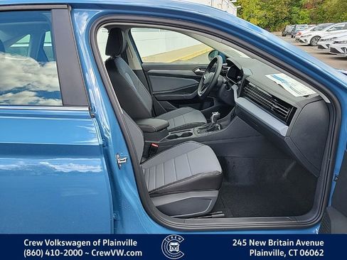 New 2025 Volkswagen Jetta SE image 6