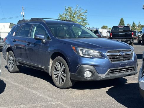 Used 2019 Subaru Outback 3.6R Limited w/ Popular Package #2 AWD/4WD image 3