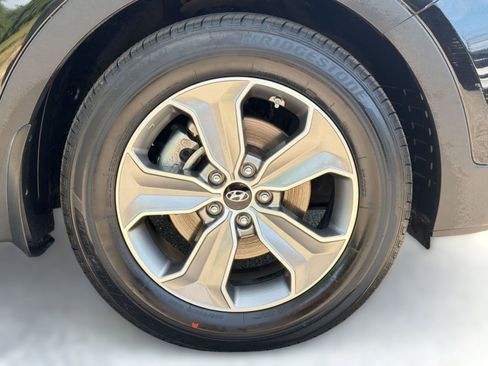 Used 2013 Hyundai Santa Fe GLS FWD image 12