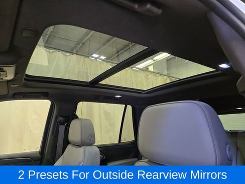Used 2022 GMC Yukon SLT w/ SLT Luxury Package AWD/4WD image 30