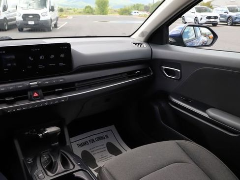 Used 2025 Kia K4 FWD image 26