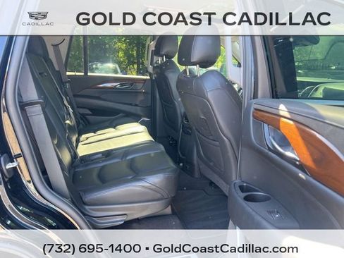 Used 2020 Cadillac Escalade Luxury AWD/4WD image 9