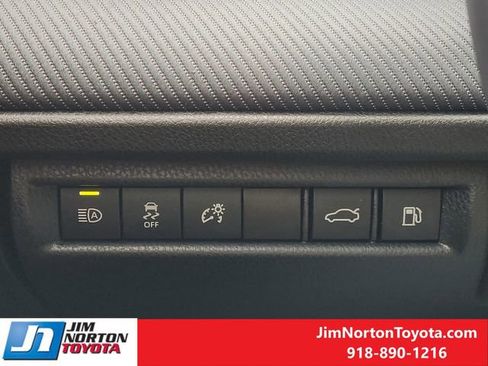 Used 2025 Toyota Camry SE w/ Convenience Package FWD image 23