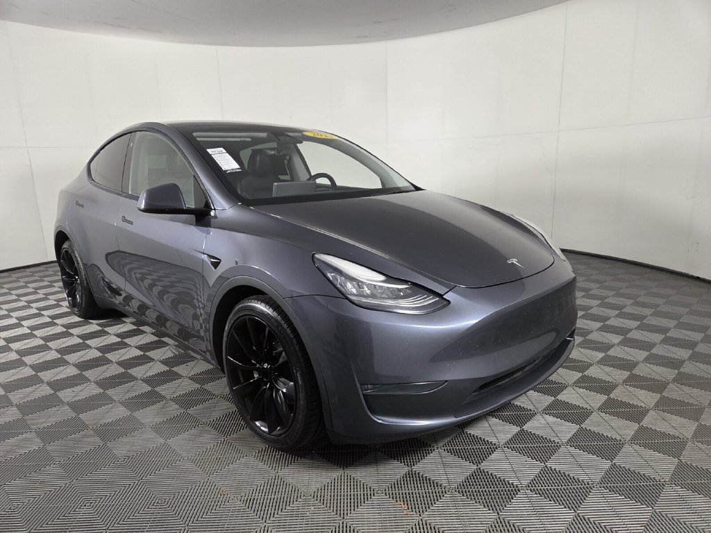 Used 2023 Tesla Model Y AWD image 2