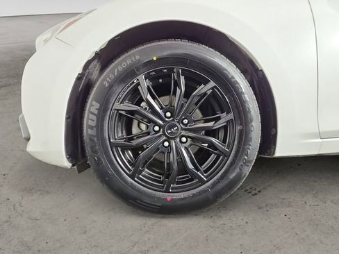 Used 2015 MAZDA MAZDA3 i Sport image 14