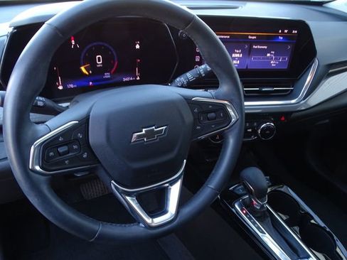 Used 2024 Chevrolet Trax ACTIV w/ Sunroof Package image 27
